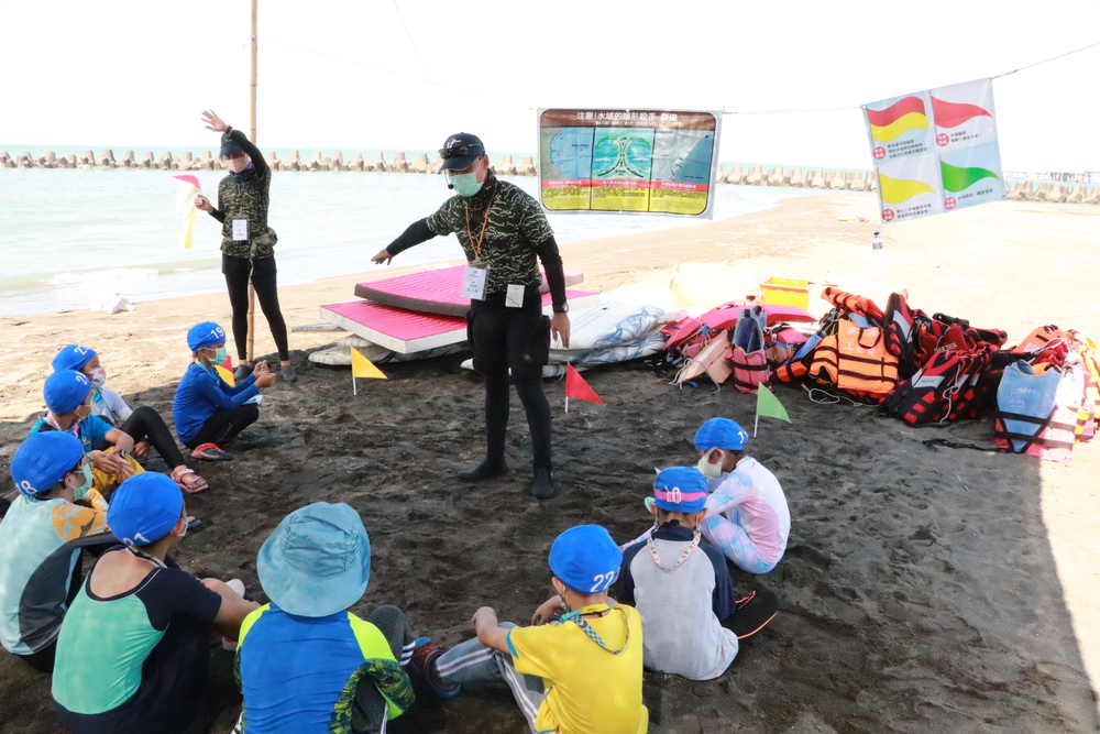 青少年開放水域安全教育 高雄市永安烏林投海域登場。